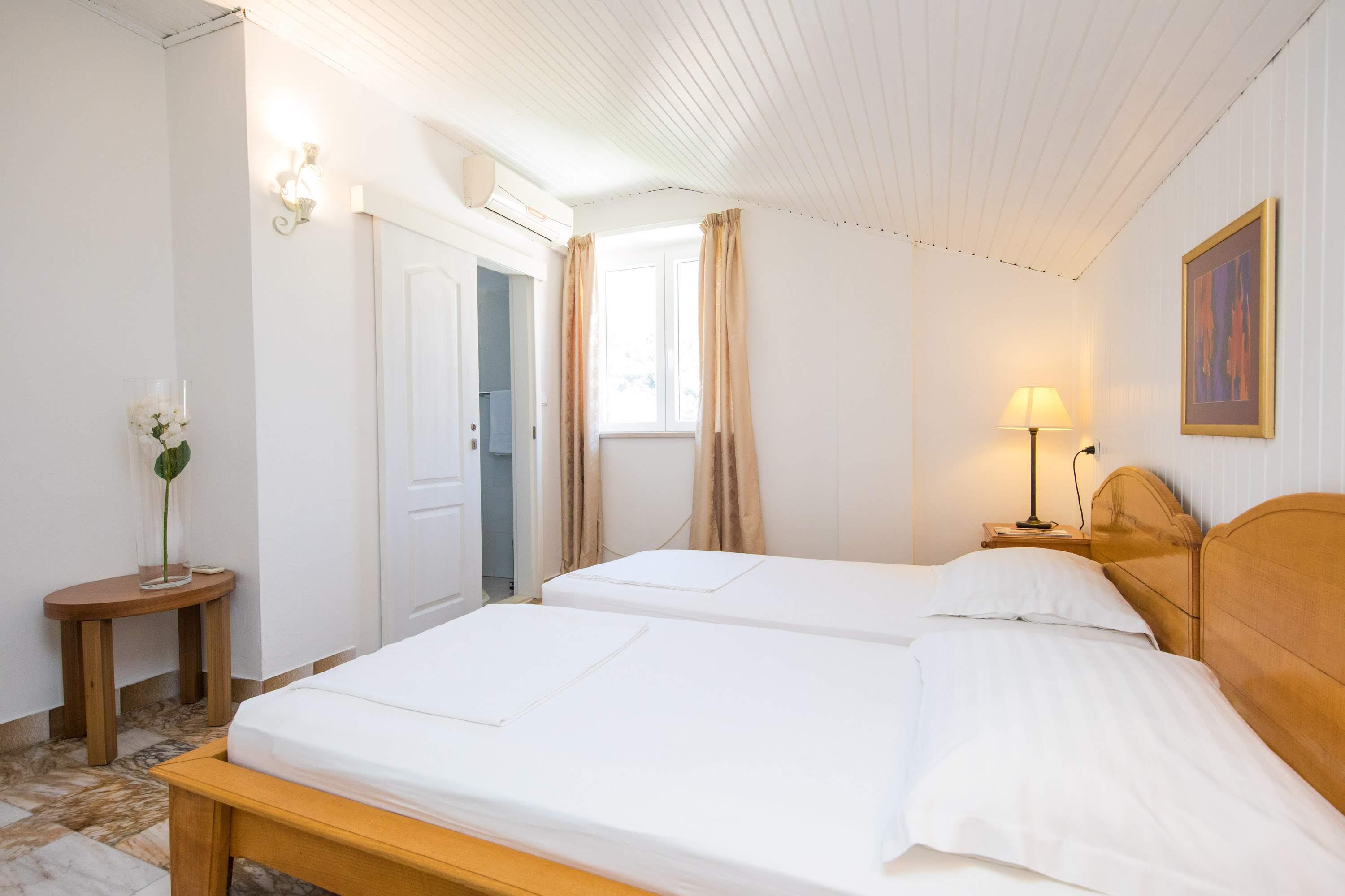 Guest House J&J Zaton  Eksteriør billede
